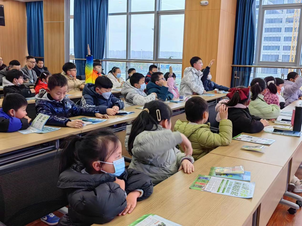 華展貓先生，校園垃圾分類活動(dòng)，智能垃圾分類