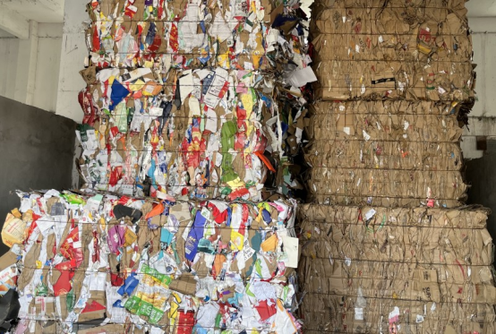 貓先生再生資源回收，智能廢品回收箱，垃圾回收柜